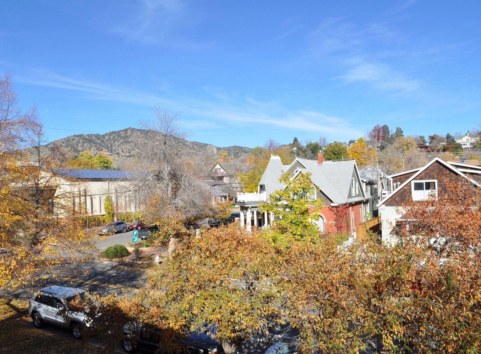 The Bradley Boulder Inn Exterior photo